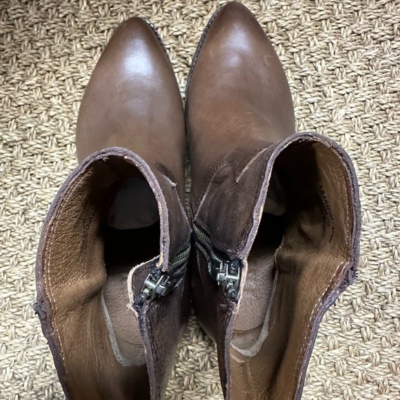 Amazon.com | Frye Billy Inside Zip Booties for Women Crafted  FRYE BILLY INSIDE ZIP STONE BOOTIE NEW